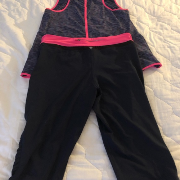 Mid calf yoga pants with matching top - Picture 5 of 6